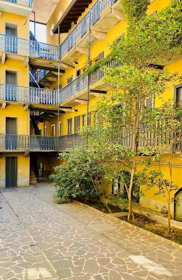 Navigli Darsena Milan Style Apartment