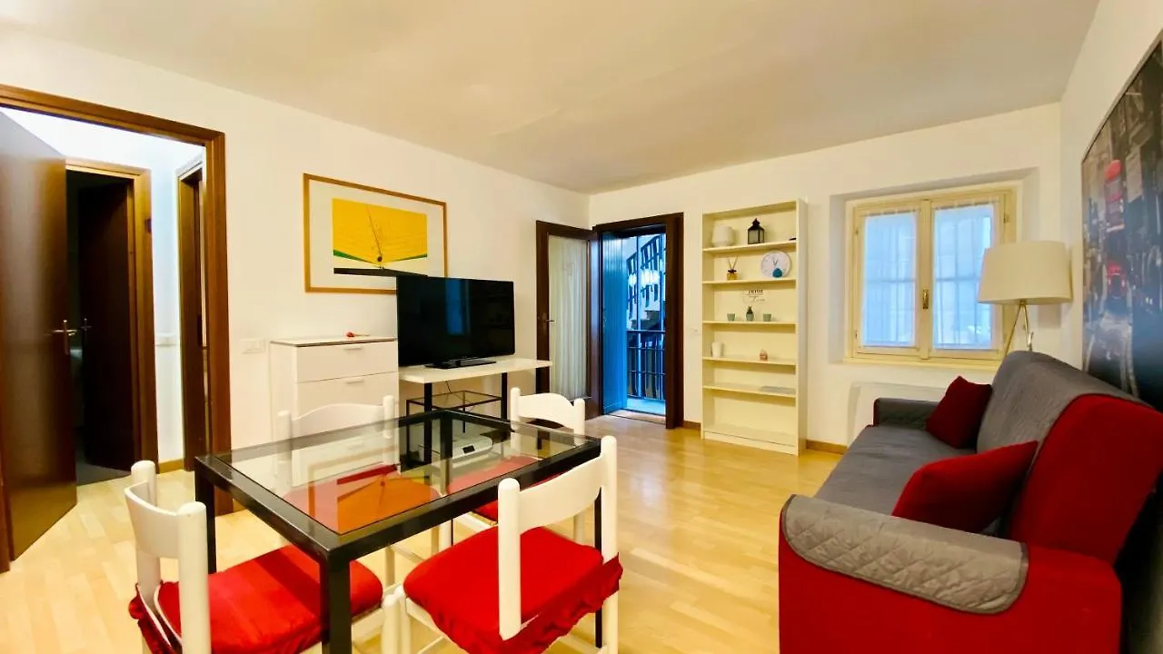 Navigli Darsena Milan Style Apartment